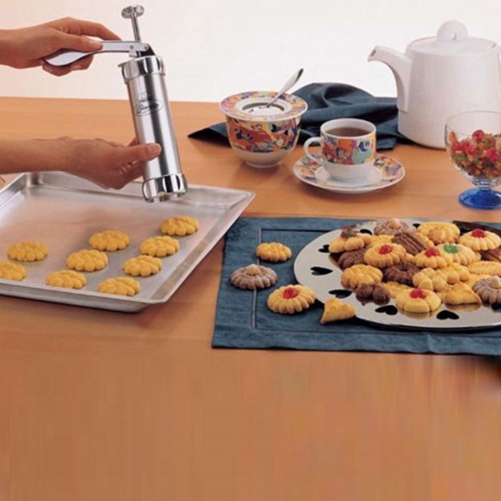 Biscoiteira com 20 Moldes