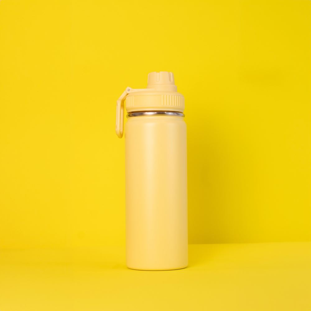 Garrafa com Alça e Bico 780ml em Aço Inox Amarela