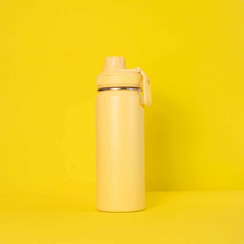 Garrafa com Alça e Bico 780ml em Aço Inox Amarela