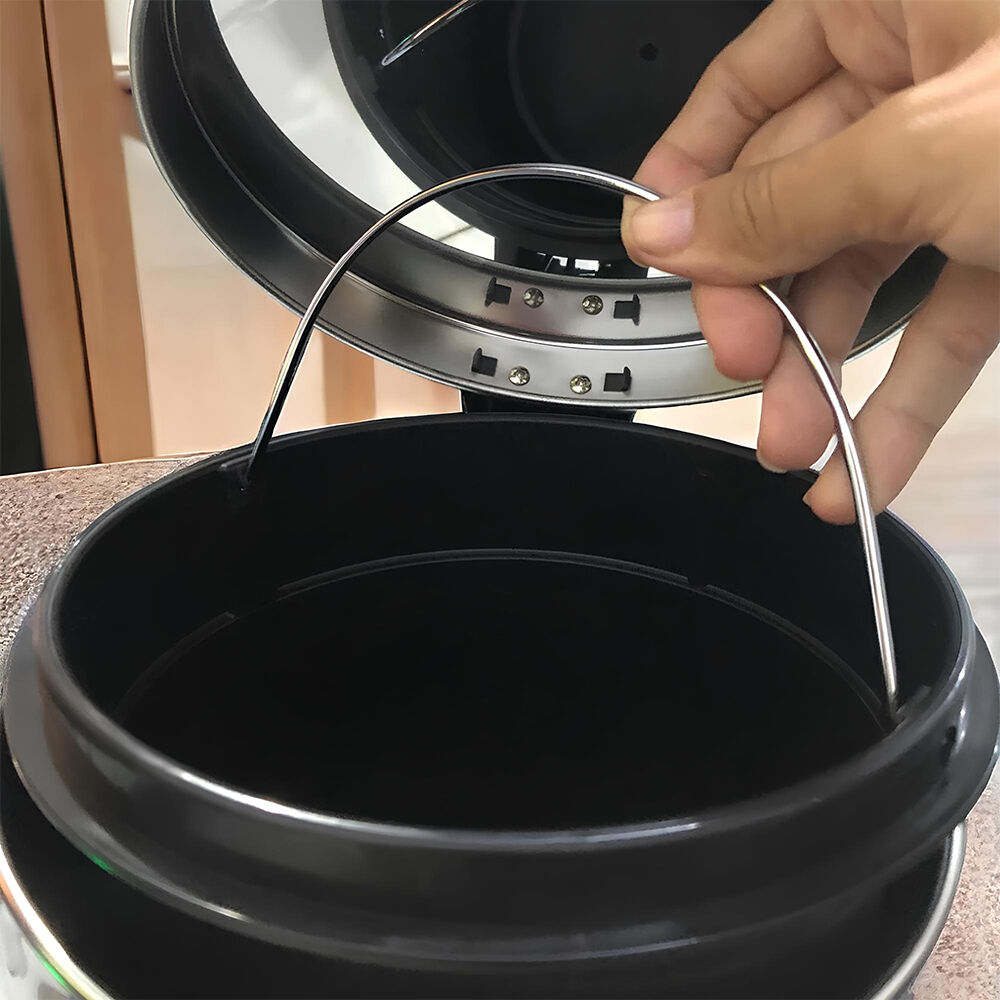 Lixeira de Chão Inox 5L com Pedal Compacta