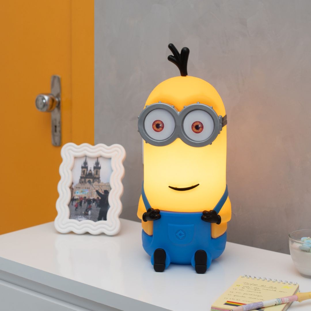 Luminária 3D Minion Kevin Bivolt Oficial Universal Decoração Infantil