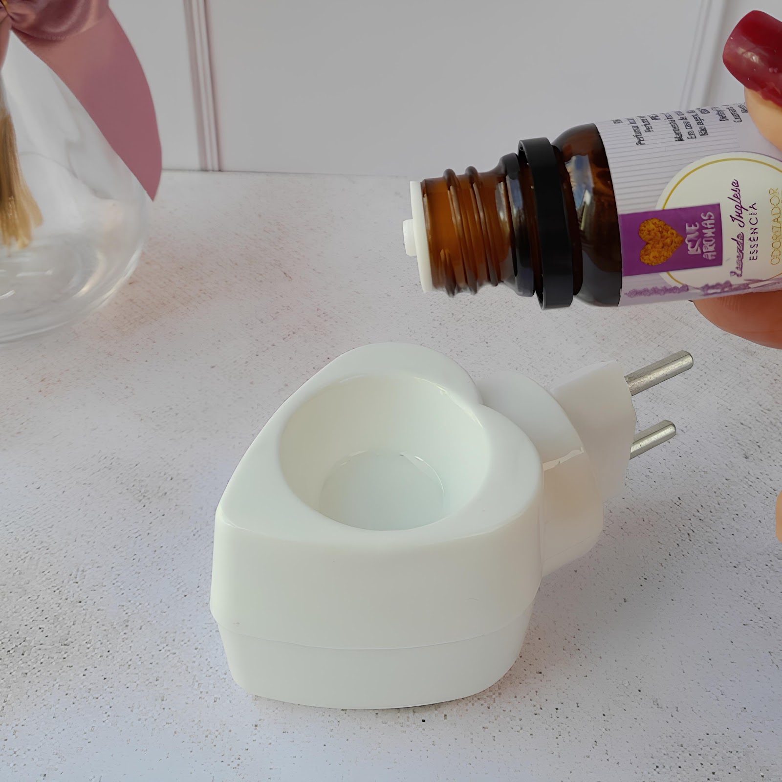 Aromatizador Difusor Elétrico de Essências Love Aromas Bivolt Branco