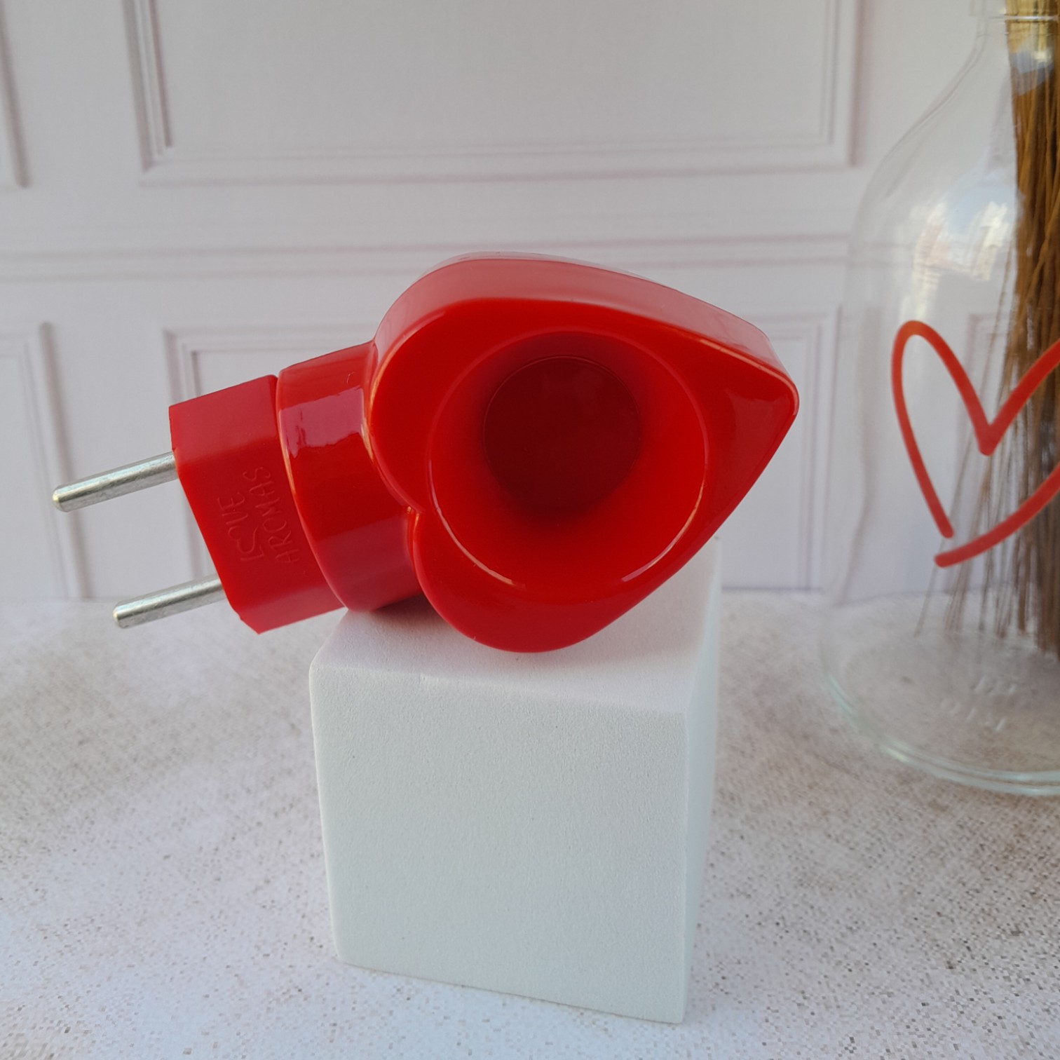 Aromatizador Difusor Elétrico de Essências Love Aromas Bivolt Vermelho