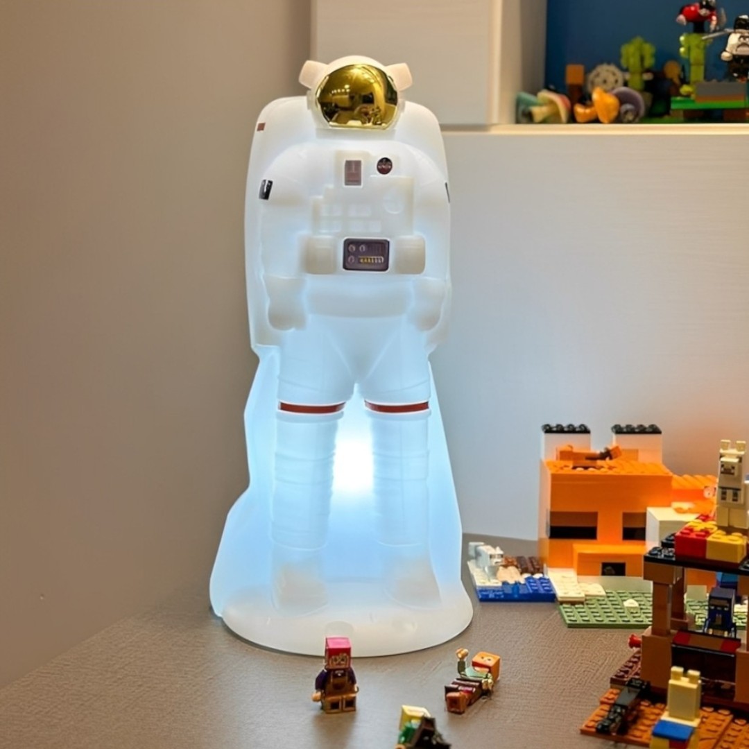 Luminária Astronauta de Mesa 3D Decoração Criativa Bivolt